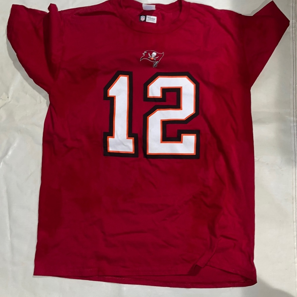 Tom Brady NFL apparel T shirt